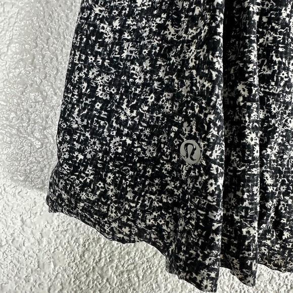 Lululemon Lost In Pace Skirt Regular 13" Daisy Dust Alpine White Black SZ 6 - Picture 3 of 9